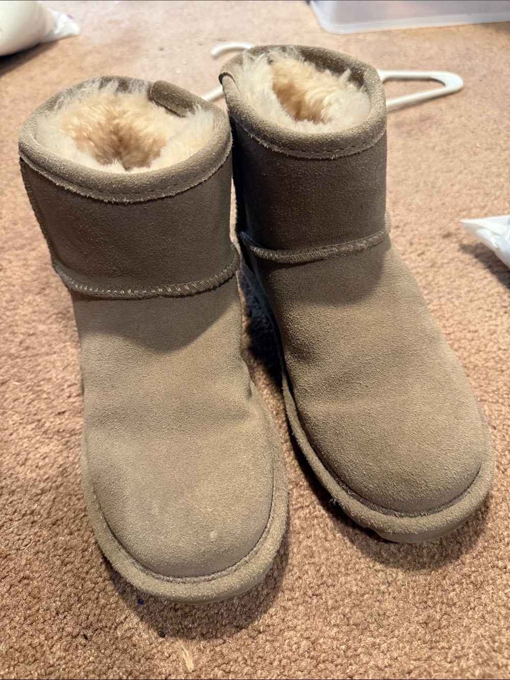 Women’s size 6 bear paw short boots